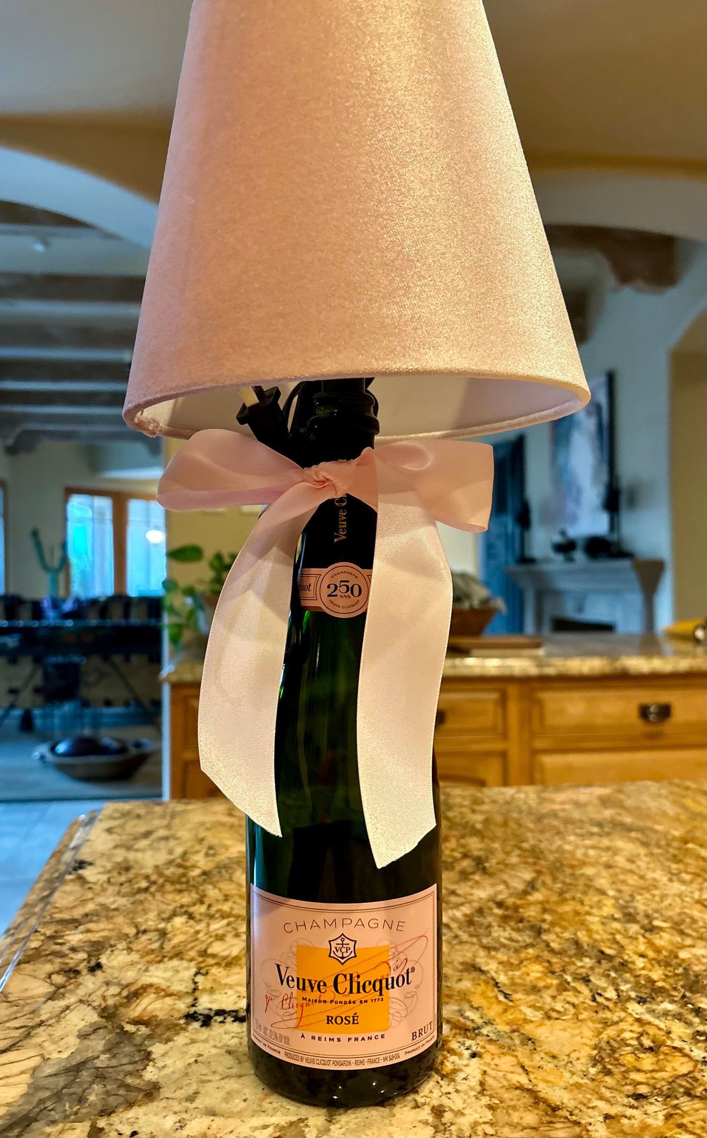 Veuve Rose Lamp